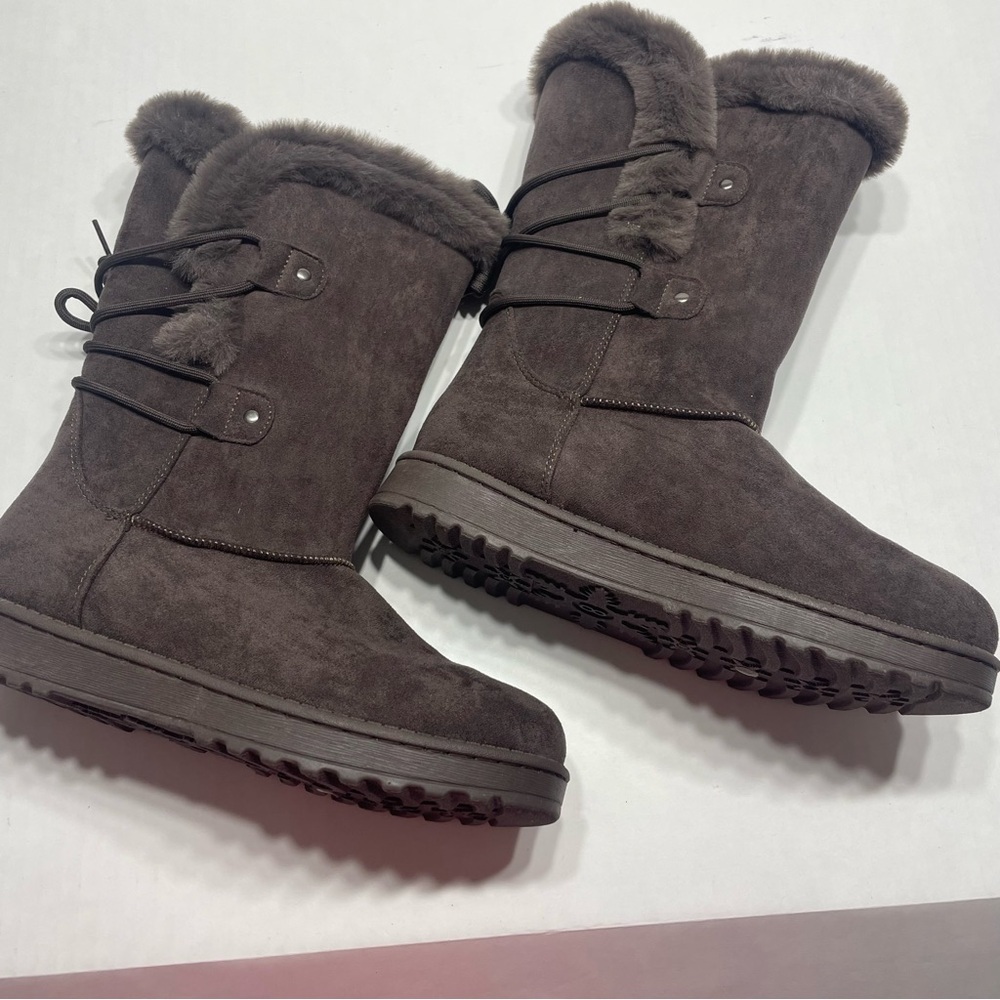 Arizona Jean Co. Shawner flat winter boots. Size 8M. New. Truffle brown.